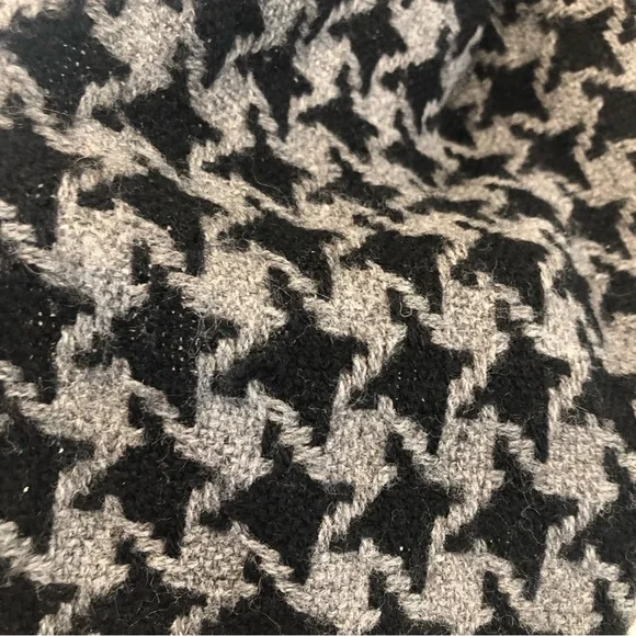 H&M Hound's-tooth Scarf/Wrap Fringe Acrylic Wool Blend Black & Gray Unisex Large - Picture 2 of 4